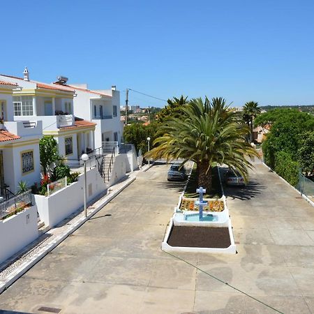 Villa Belinha - Guest House Quarteira Eksteriør billede
